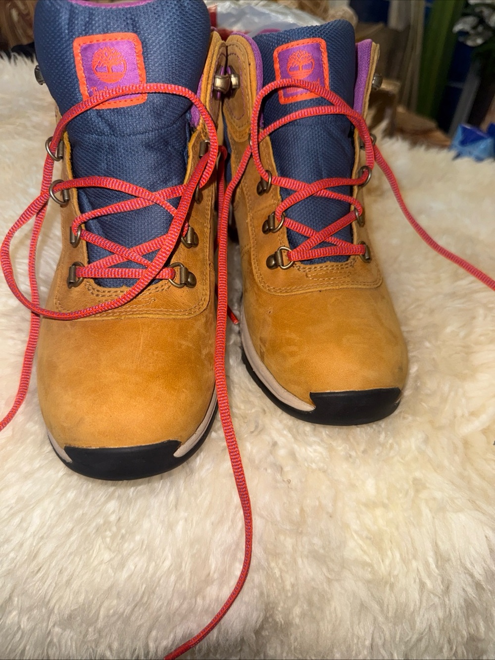 Timberland Wheat Leather Boots with Navy Collar and Pink Laces